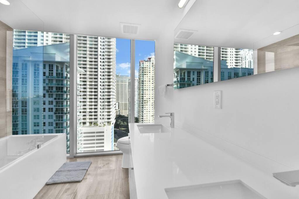 Lovely Upscale Condo Gorgeous View 2Bd 2Bath In Brickell Μαϊάμι Εξωτερικό φωτογραφία